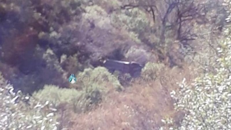 Auto se desbarrancó 600 metros en la cuesta de Los Angeles