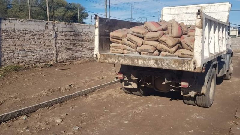 Entregaron 40 bolsas de cemento para obras en el club San Martín