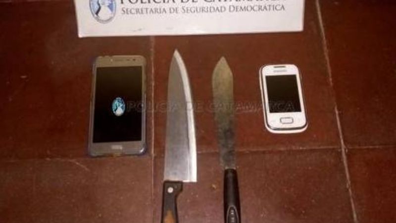 Asalto violento: forcejeó con un ladrón que tenía dos cuchillos