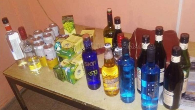 Alumnos iban a festejar el UPD y le secuestraron gran cantidad de bebidas alcohólicas