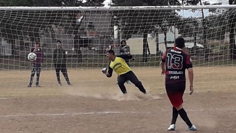 La Copa “Aniversario de la UNCa” completó los 8vos. de final
