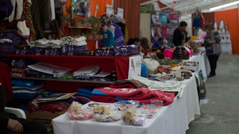 Achalay se vuelve red y presenta su nuevo logo