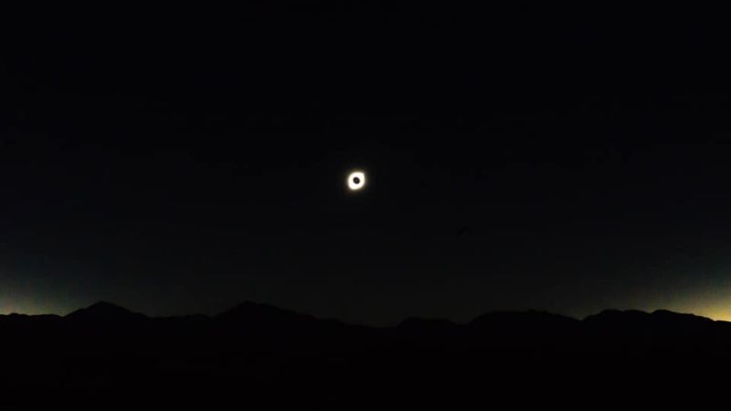 El momento máximo del eclipse en imágenes