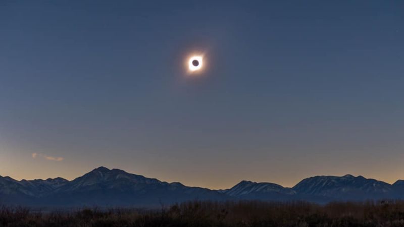 El momento máximo del eclipse en imágenes