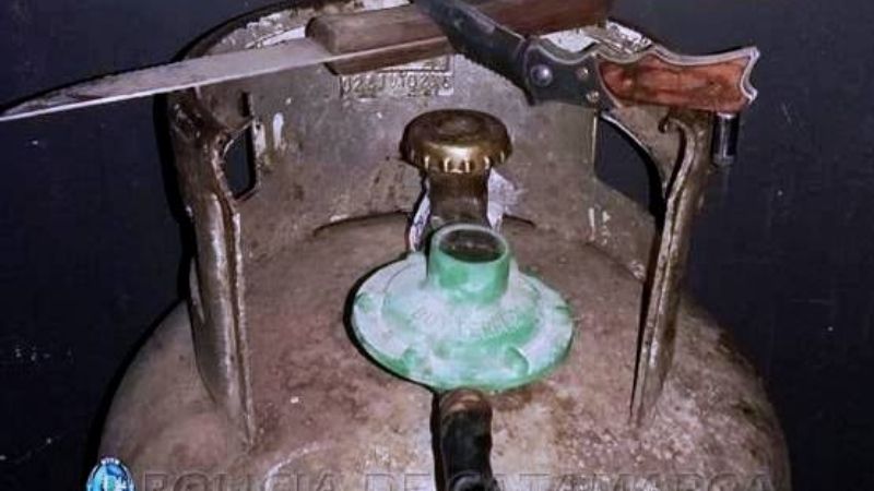 Aprehendidos con cuchilla y navaja por el robo de una garrafa