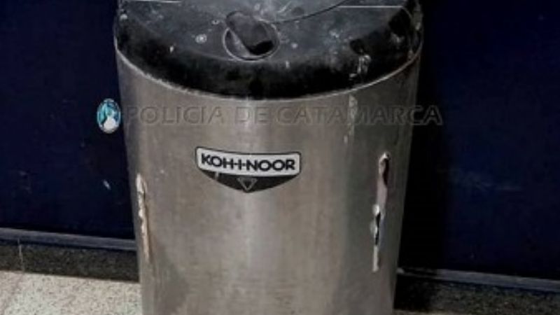 Atrapó al ladrón adentro de su casa