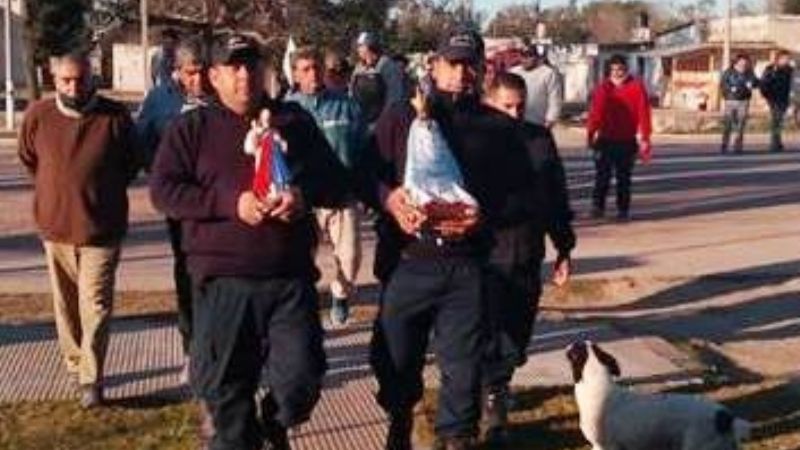 La Virgen del Valle visitó la Subcomisaría de Lavalle