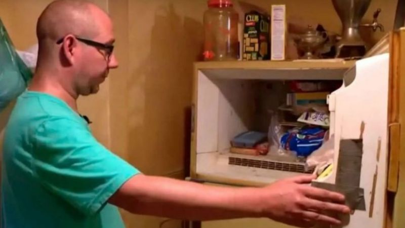Encontró en la heladera el cadáver de un bebé que podría ser su hermana