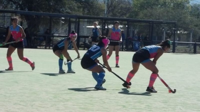 Moro y Tesorieri en un mano a mano por el título del hockey
