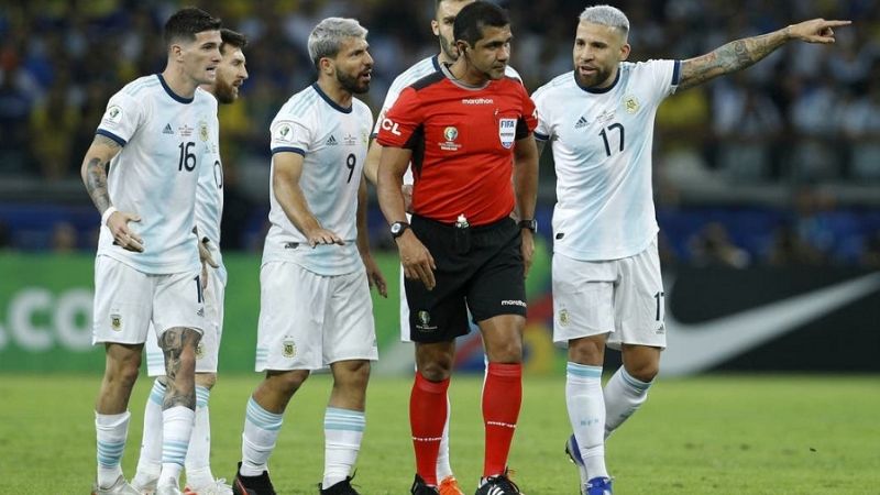 Dura protesta de la AFA por el arbitraje ante Brasil