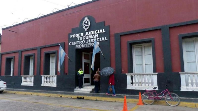 En un fallo inédito, un chico de 13 años adoptó a sus padres