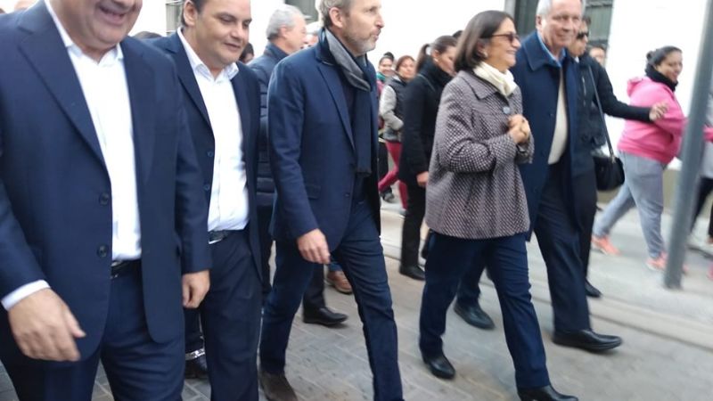 Escracharon a Frigerio en la inauguración de la semipeatonalización