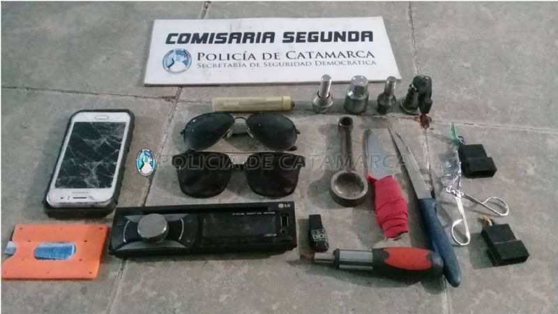 Aprehenden a un joven, secuestran un arma blanca y recuperan un estéreo