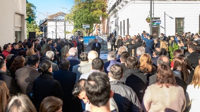 Escracharon a Frigerio en la inauguración de la semipeatonalización