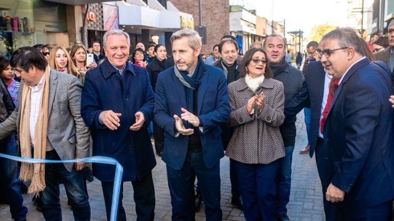 Escracharon a Frigerio en la inauguración de la semipeatonalización