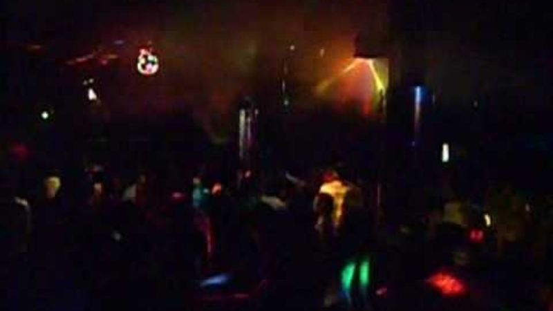 Dos hombres y una mujer arrestados en boliches por violentos