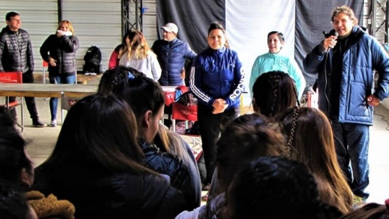 La UAR brindó clínica de rugby femenino en Los Teros