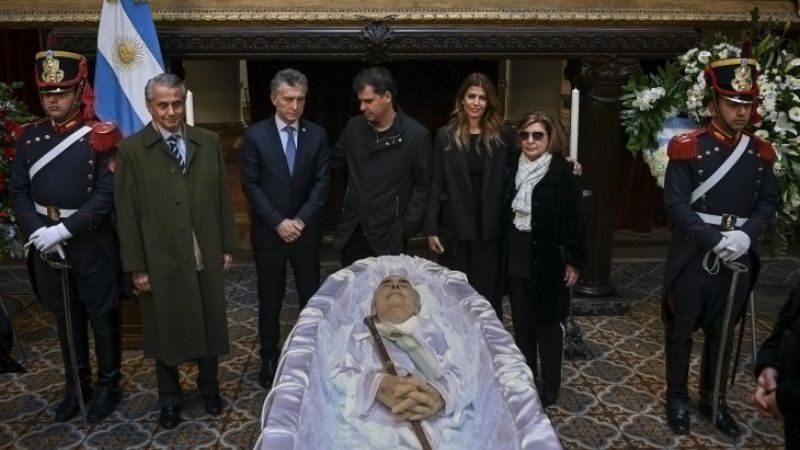 Macri despidió a De la Rúa en el Congreso