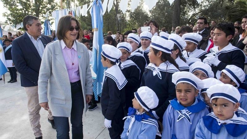 La Gobernadora también participó de los festejos patrios en Bañado de Ovanta