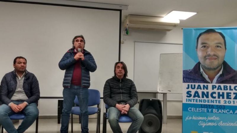 Candidatos intercambiaron ideas con estudiantes santamarianos en Tucumán