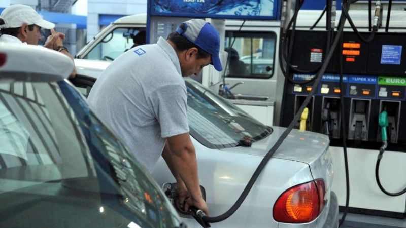 Desdoblan la suba del Impuesto a los Combustibles