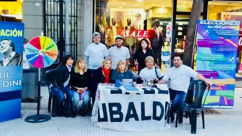 Innovador trabajo militante en peatonal Rivadavia
