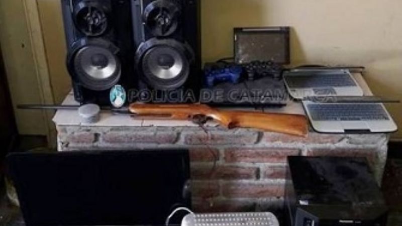 Secuestran elementos de dudosa procedencia