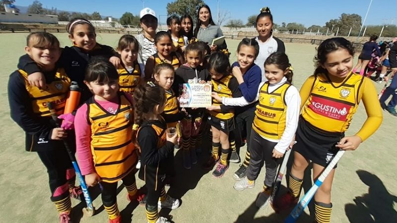 Intensa jornada de hockey infantil en el “Poli Capital