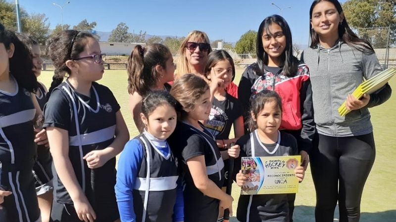 Intensa jornada de hockey infantil en el “Poli Capital