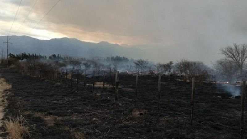 También combaten un incendio forestal en proximidades a Huillapima