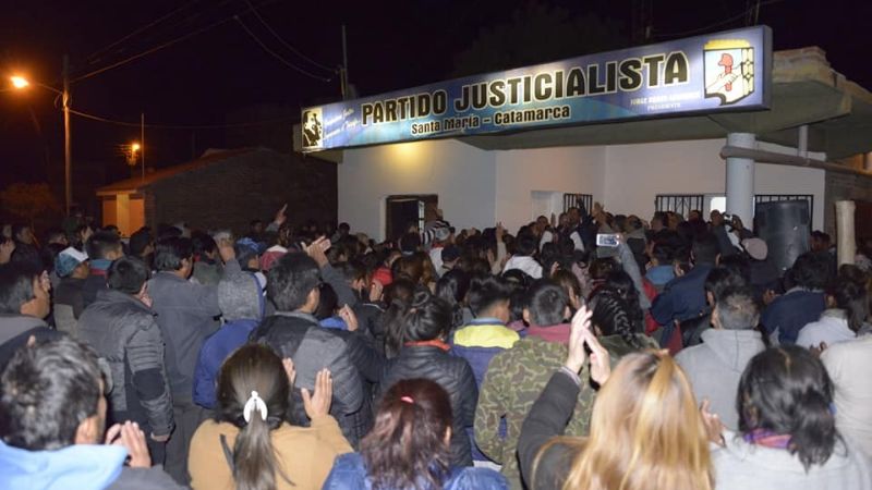 Sánchez obtuvo el 71% de apoyo de la comunidad santamariana