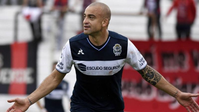 Santiago Silva dio positivo en un control antidoping