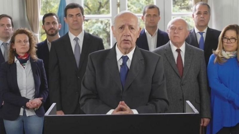 Roberto Lavagna suspendió su campaña por la crisis