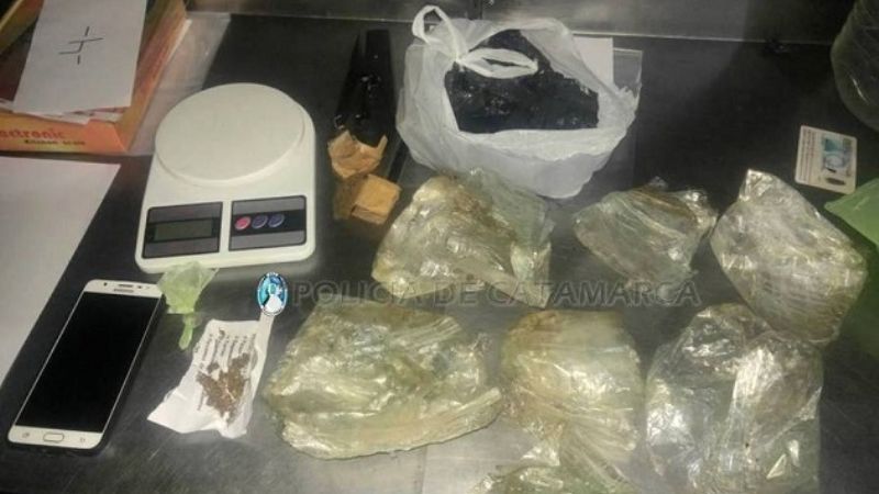 Desbaratan kiosco de droga que funcionaba en una pizzería