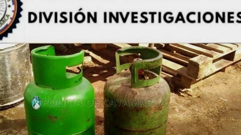 Recuperan dos garrafas de gas