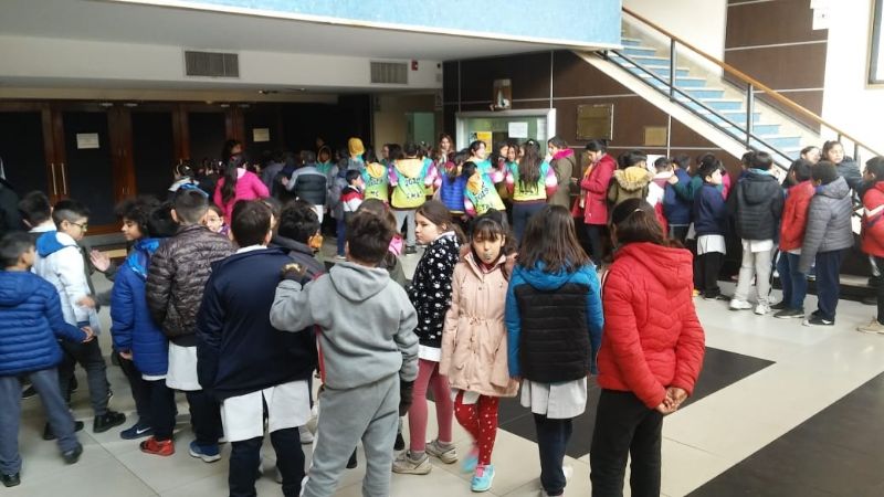 Otro miércoles de visita de alumnos al Cine Teatro Catamarca