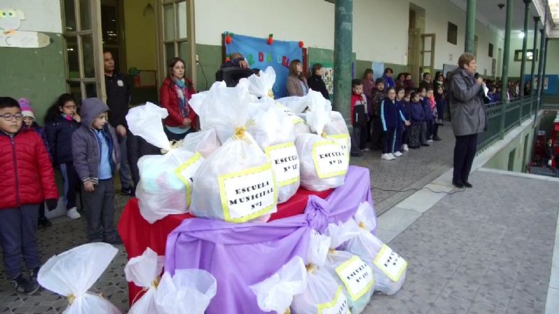 Alumnos de La Fray donaron juguetes a 17 escuelas