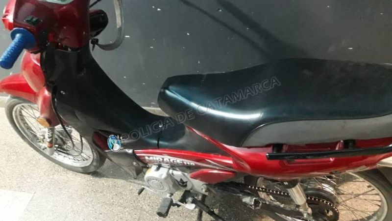 Secuestran una moto que estaba escondida en un descampado
