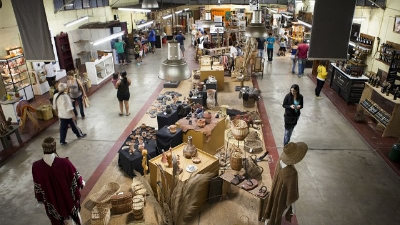Mercado Artesanal cerrado por desinfección