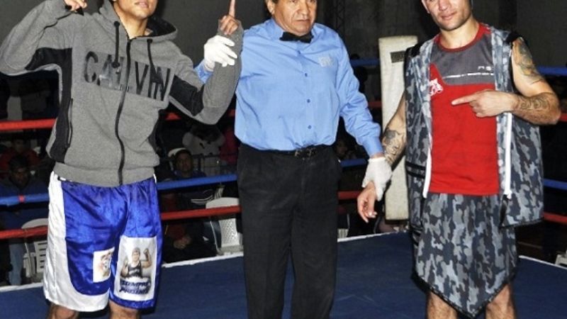 El “Terrible” Corzo venció por “descalificación” en el 4to.