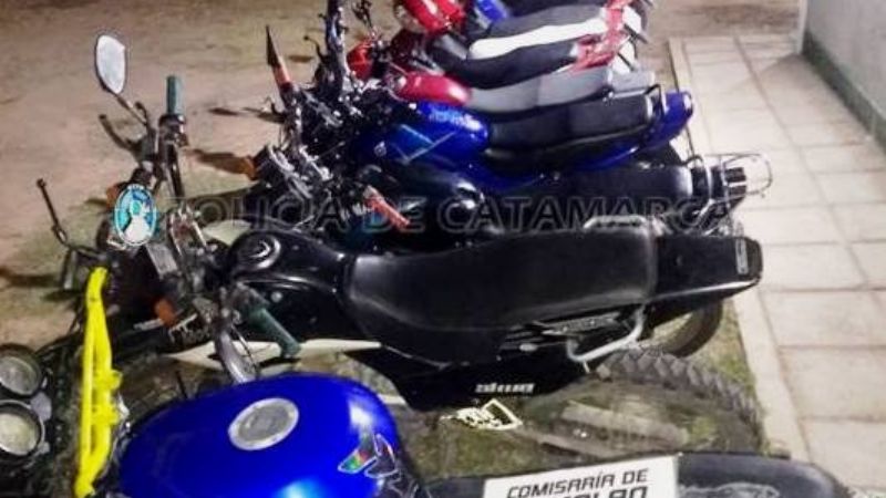 Arrestan a dos jóvenes y secuestran 11 vehículos en Valle Viejo