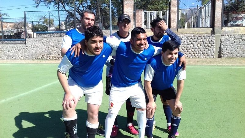 Los Pumitas se “comieron” la Pasión, que resiste en la cima