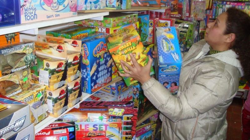 La recesión y la última corrida del dólar golpearon las ventas del Día del Niño