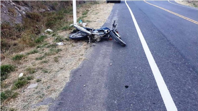 Perdió el control y chocó contra un poste en la Quebrada de Moreira