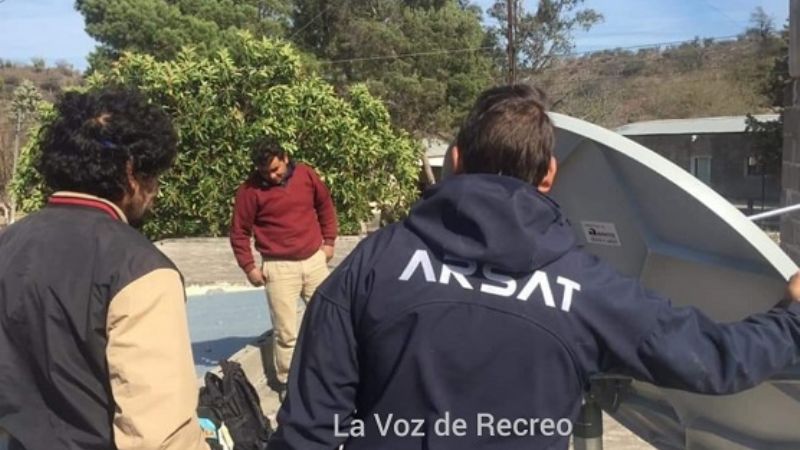 Instalan antena para brindar Internet en La Dorada