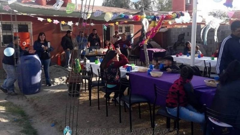 Policías agasajaron a los niños por su día