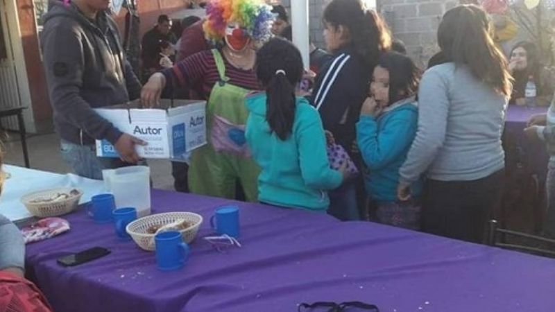 Policías agasajaron a los niños por su día