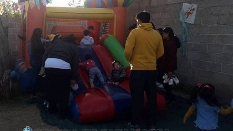 Policías agasajaron a los niños por su día