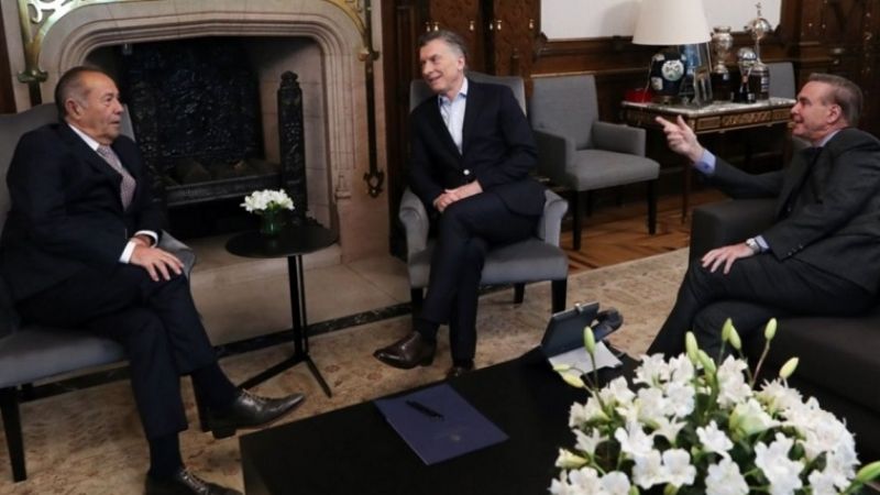 Lo dejan “al Adolfo” porque acordó con Macri