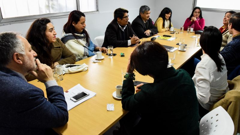 Senadores recibieron a representantes de instituciones por la "Ley Micaela"